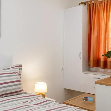 Luma Retreat Jacuzzi & Peaceful Rides 2km From Mlini Apartment *