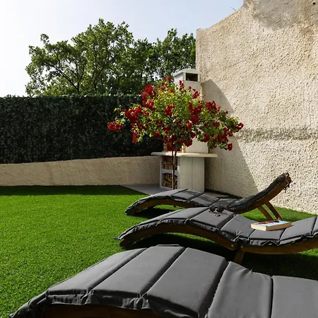 Luma Retreat Jacuzzi & Peaceful Rides Διαμέρισμα Petraca