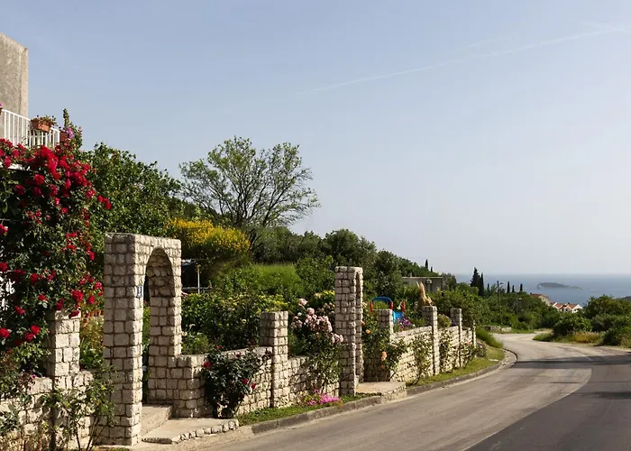 Luma Retreat Jacuzzi & Peaceful Rides Appartement Petraca