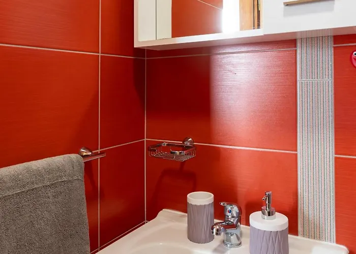 Luma Retreat Jacuzzi & Peaceful Rides Petraca